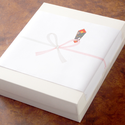 春の桜とコーヒーのイメージ